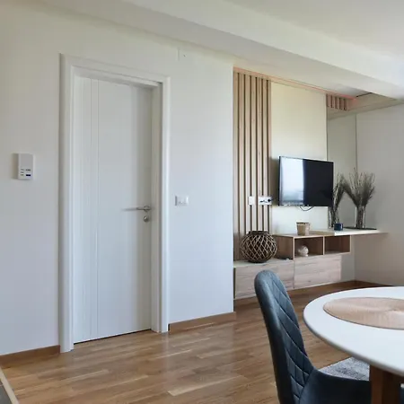 Lavista 雅戈丁那